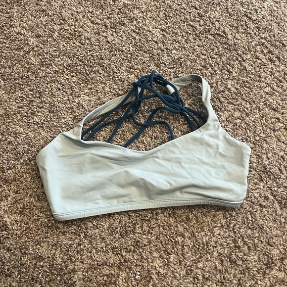Lululemon Free to Be bra - Picture 1 of 2